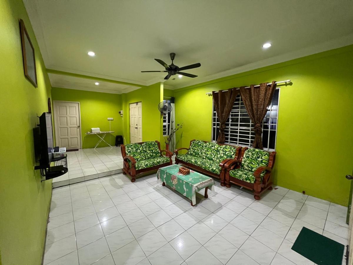 Hanif Homestay كوشنج المظهر الخارجي الصورة