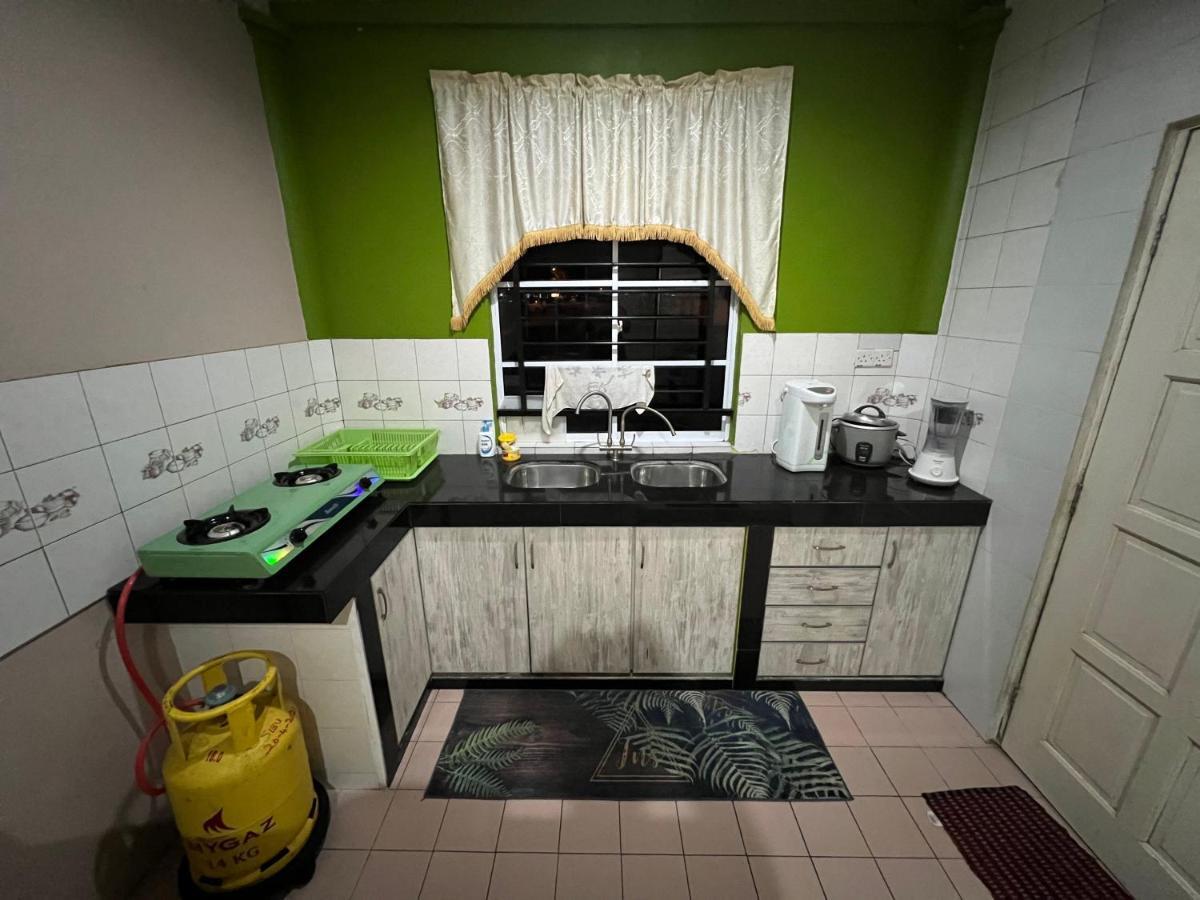 Hanif Homestay كوشنج المظهر الخارجي الصورة