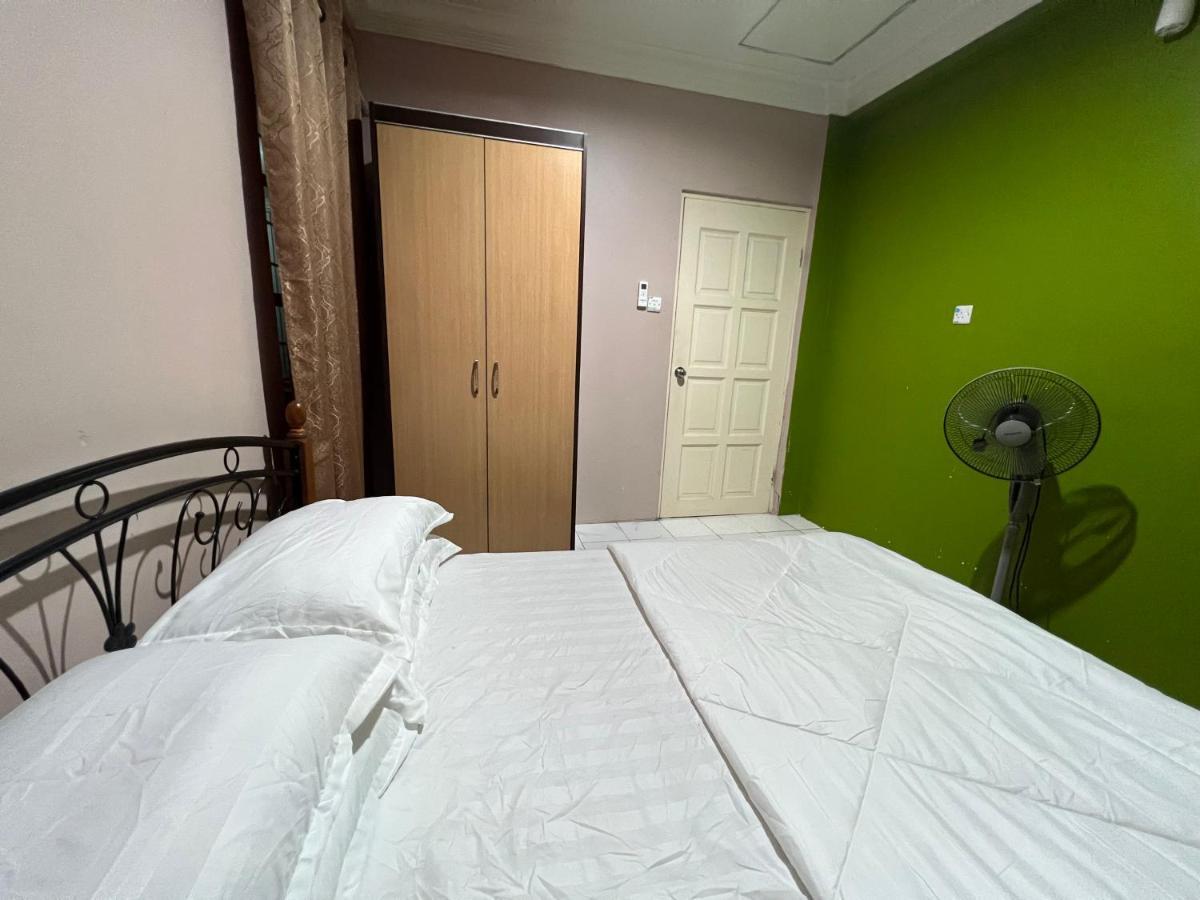 Hanif Homestay كوشنج المظهر الخارجي الصورة