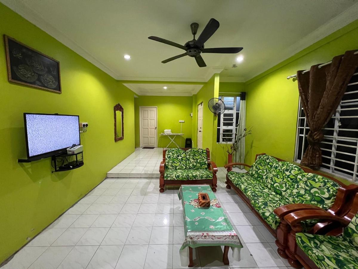 Hanif Homestay كوشنج المظهر الخارجي الصورة